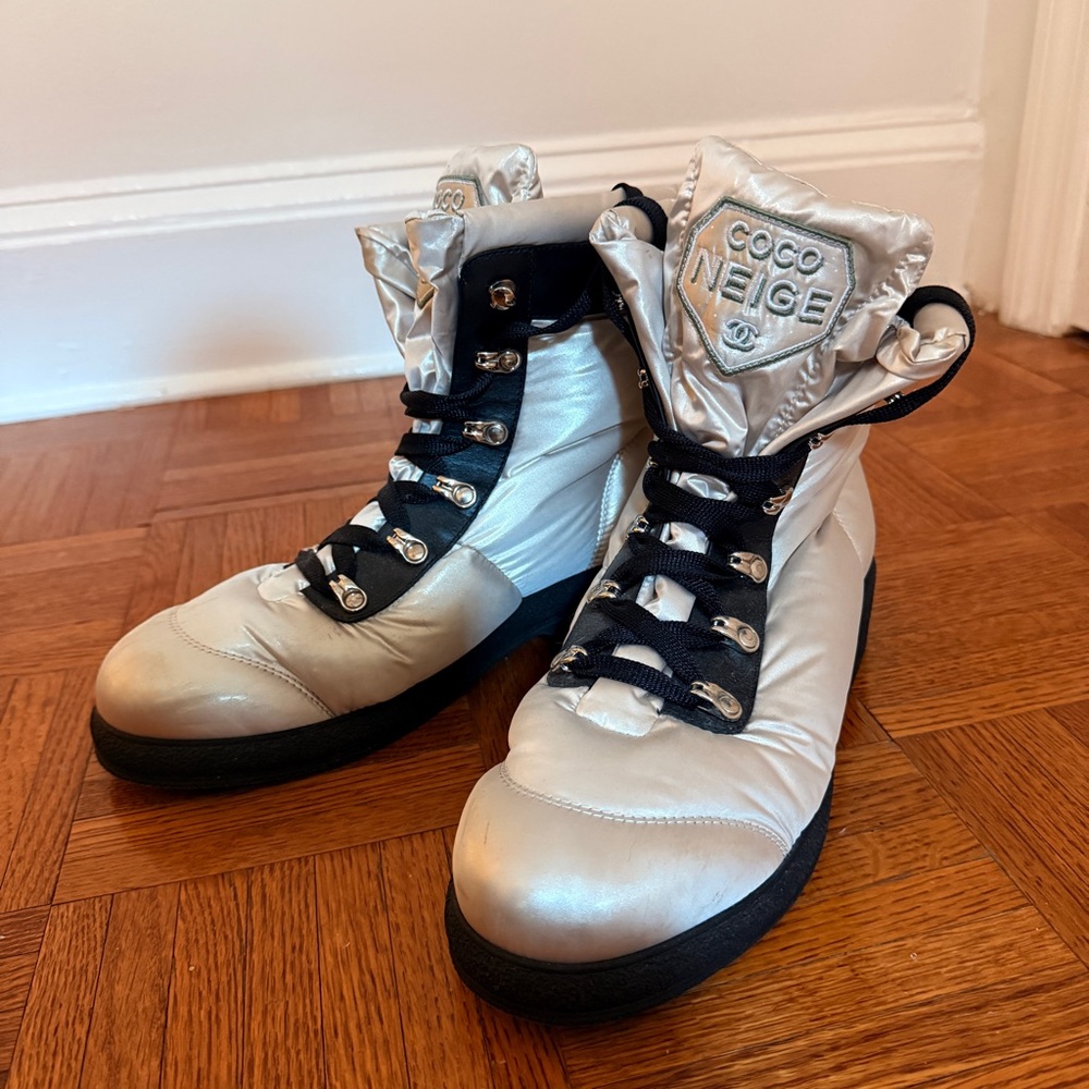 CHANEL Coco Neige Winter Boots
